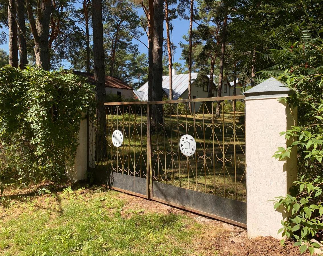 Zem Priedem Villa Lapmezciems Exterior photo